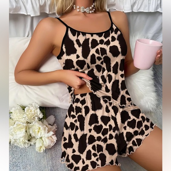 None Dresses & Skirts - NEW WOMENS LEOPARD PRINT PAJAMA SET Size L but is 8/10 - See last p…